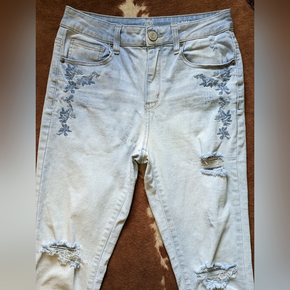 So High Rise Distressed Jegging - Picture 3 of 16